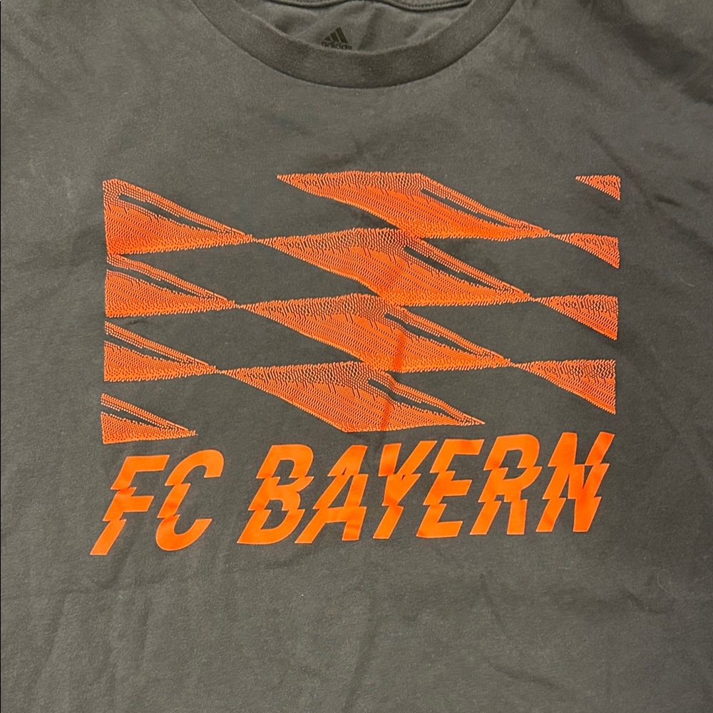 adidas Men’s FC Bayern Futbol Bloke-core Soccer Gray and Orange Tee XL